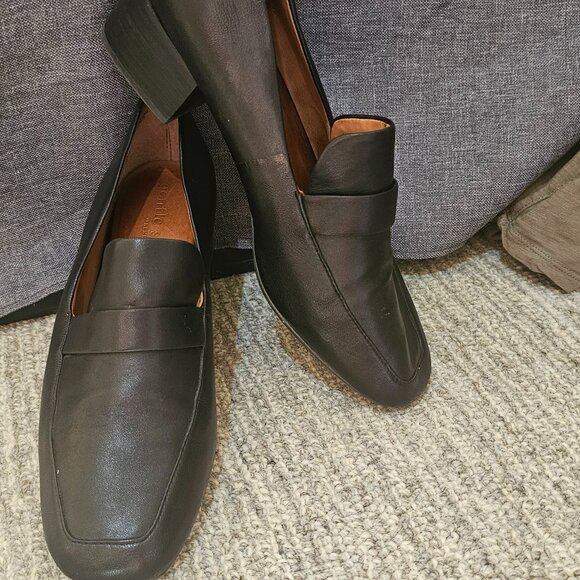 Kenneth Cole heel loafers - Picture 1 of 6